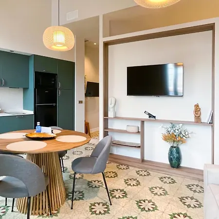 Heritage Apartment *